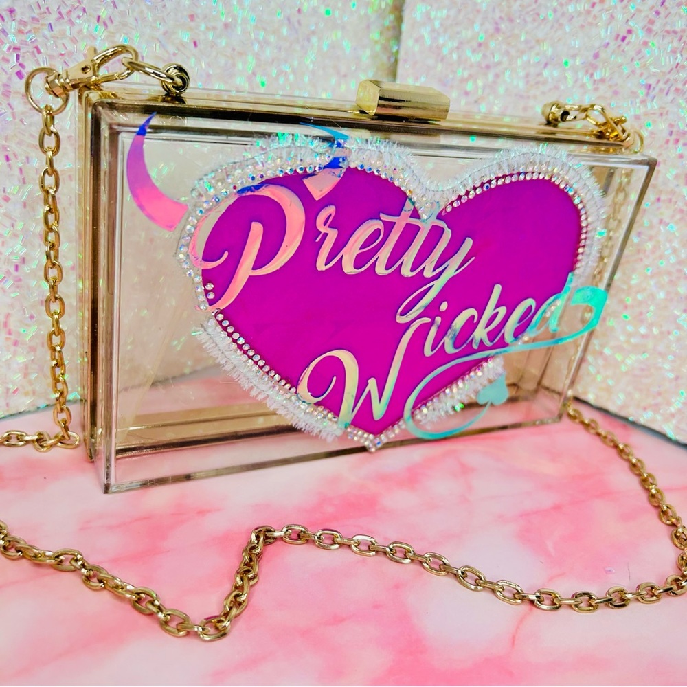Acrylic clutch